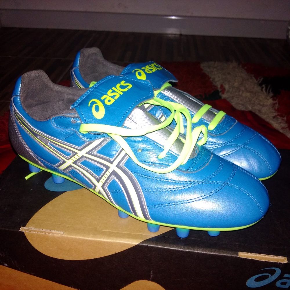 Ghete fotbal Asics din PIELE (noi)