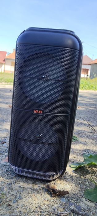 Vând boxă portabilă