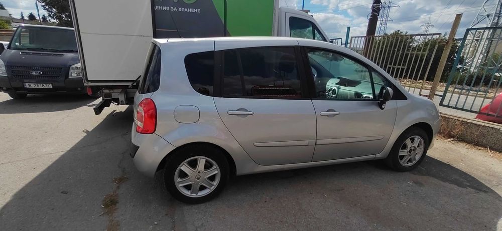 Renault 2008 година