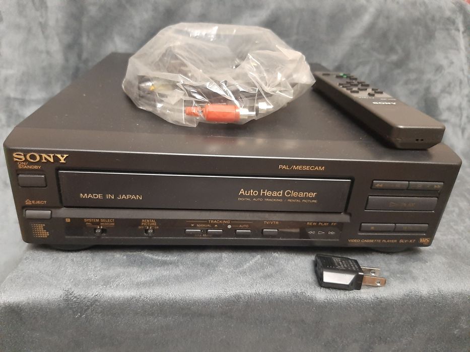 ПРОДАМ винтажный видеокассетный плеер SonyVHS SLV- X7/X7ME НОВЫЙ
