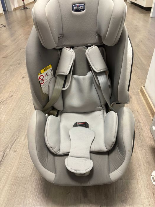 Scaun auot cu Isofix, Chicco
