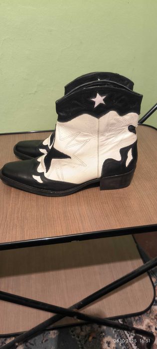 Vând ciocate pull&bear