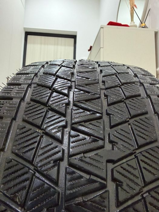 Комплект зимних шины 245/45/19