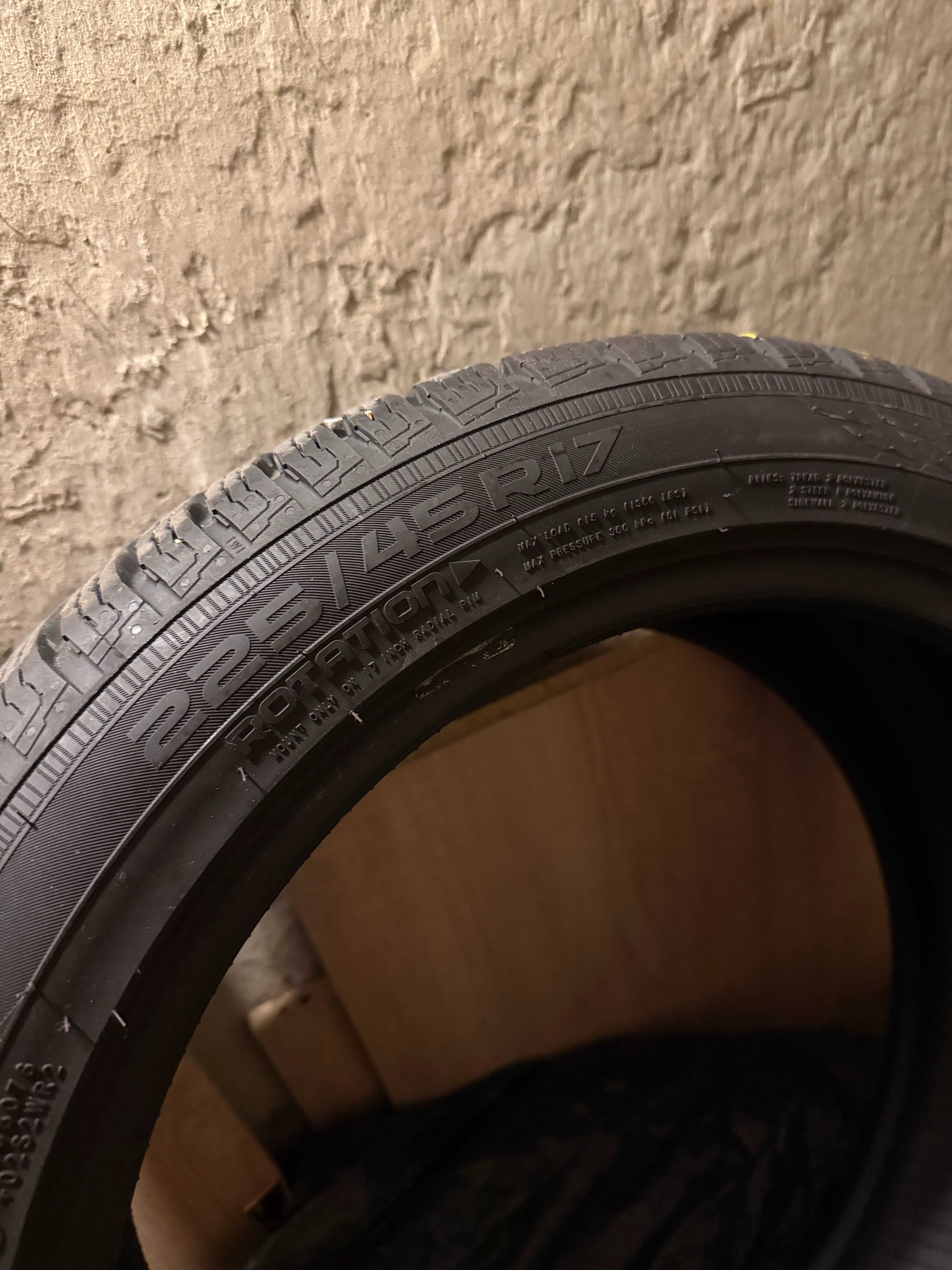 Продавам Зимни Гуми NOKIAN 225/45/17 С Борд На 2 Сезона Запазени