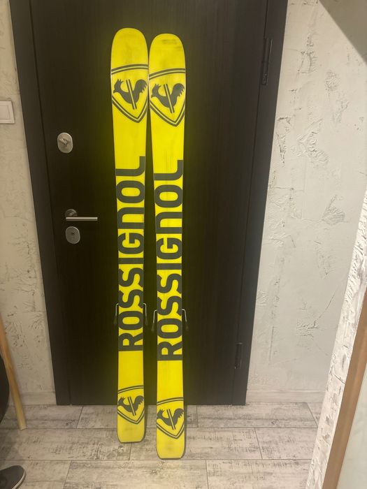 Ски Rossigniol sender Ti