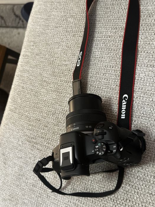 CANON EOS R50 kit(obiectiv 18-45mm IS STM)-stare impecabila,garantie