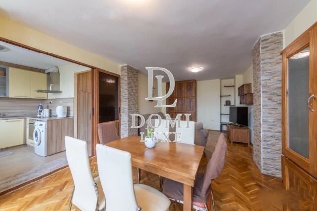 Продава се Тристаен апартамент в Варна, Бизнес хотел - 80 кв.м за 2363 €/кв.м - Снимка #1