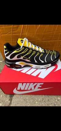 Nike air max plus tour