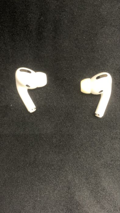 AirPods Pro комплект работи само лявата слушалка