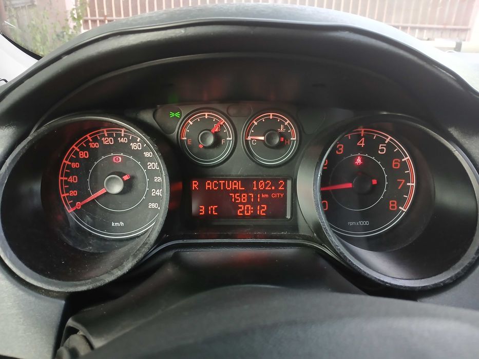 Fiat Bravo 2 – 2009 – 1.4 Benzină – 75800 km. Mașină de familie