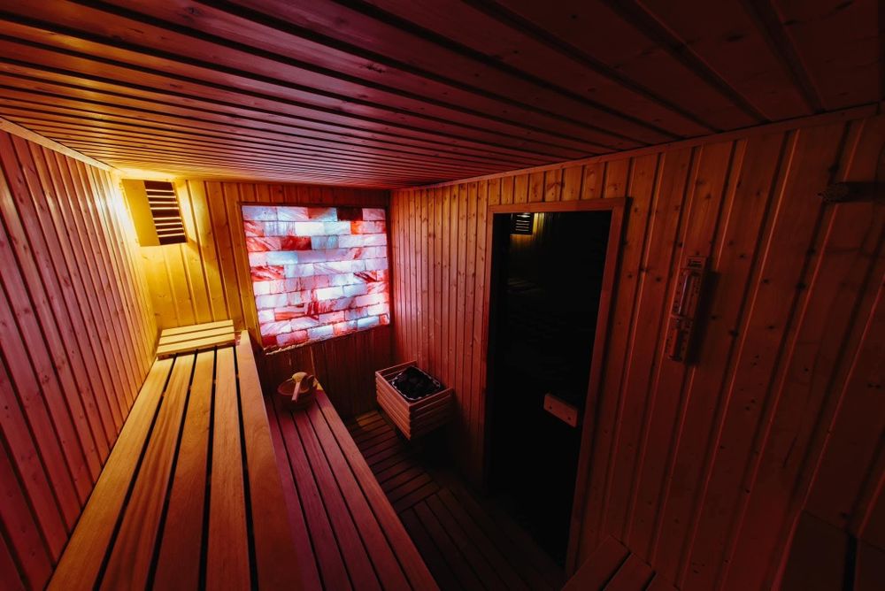 Cabana de inchiriat cu jacuzii, ciubar si sauna. Pensiunea Saranis
