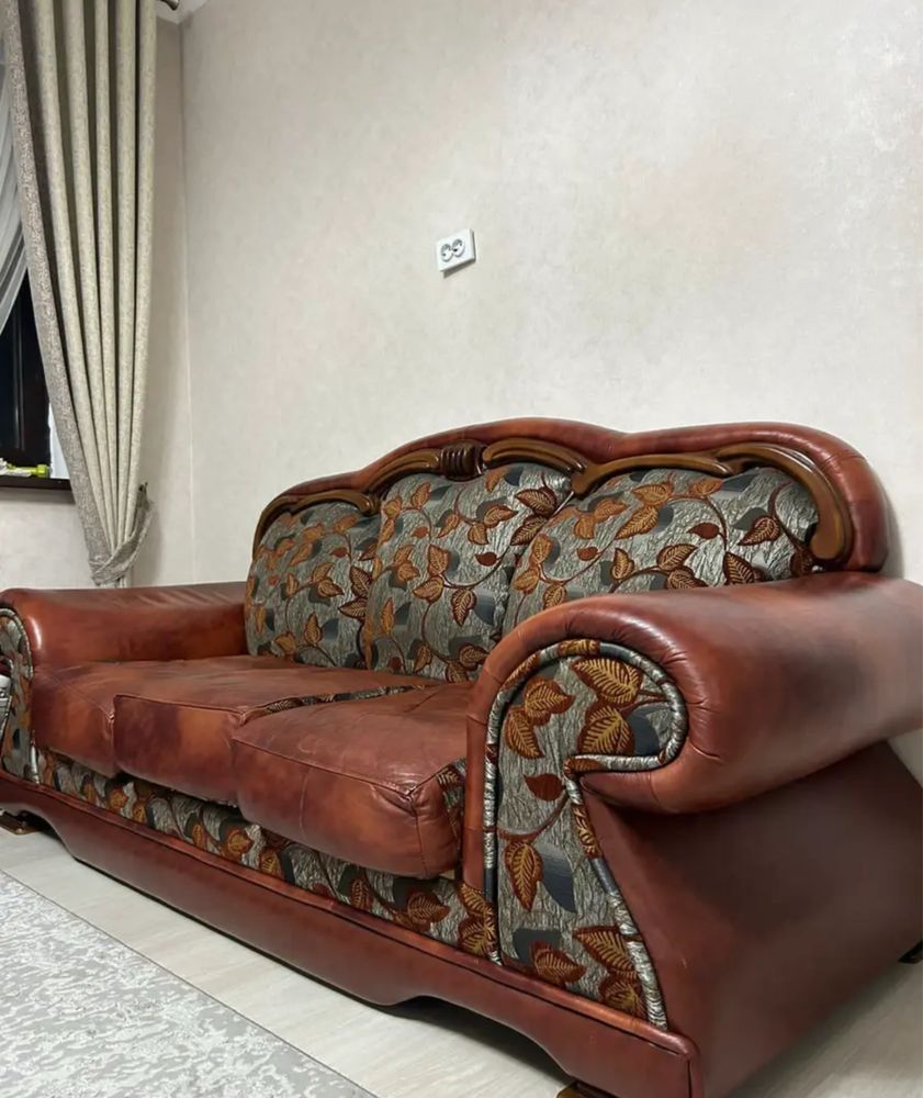 Дивани кресла из чистой кожи