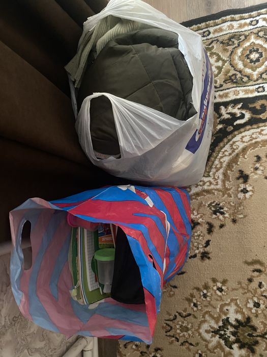 Почти даром детская одежда и набор книг