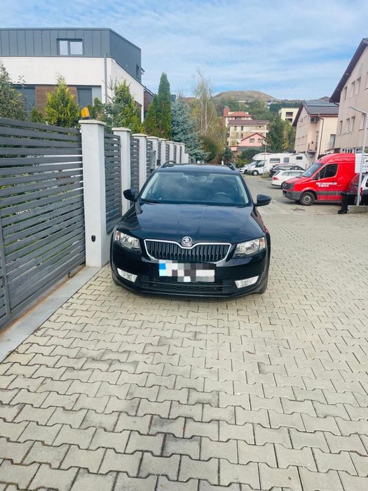 Vand Skoda Octavia ,bine intretinuta revizii la zi efectuate la Skoda