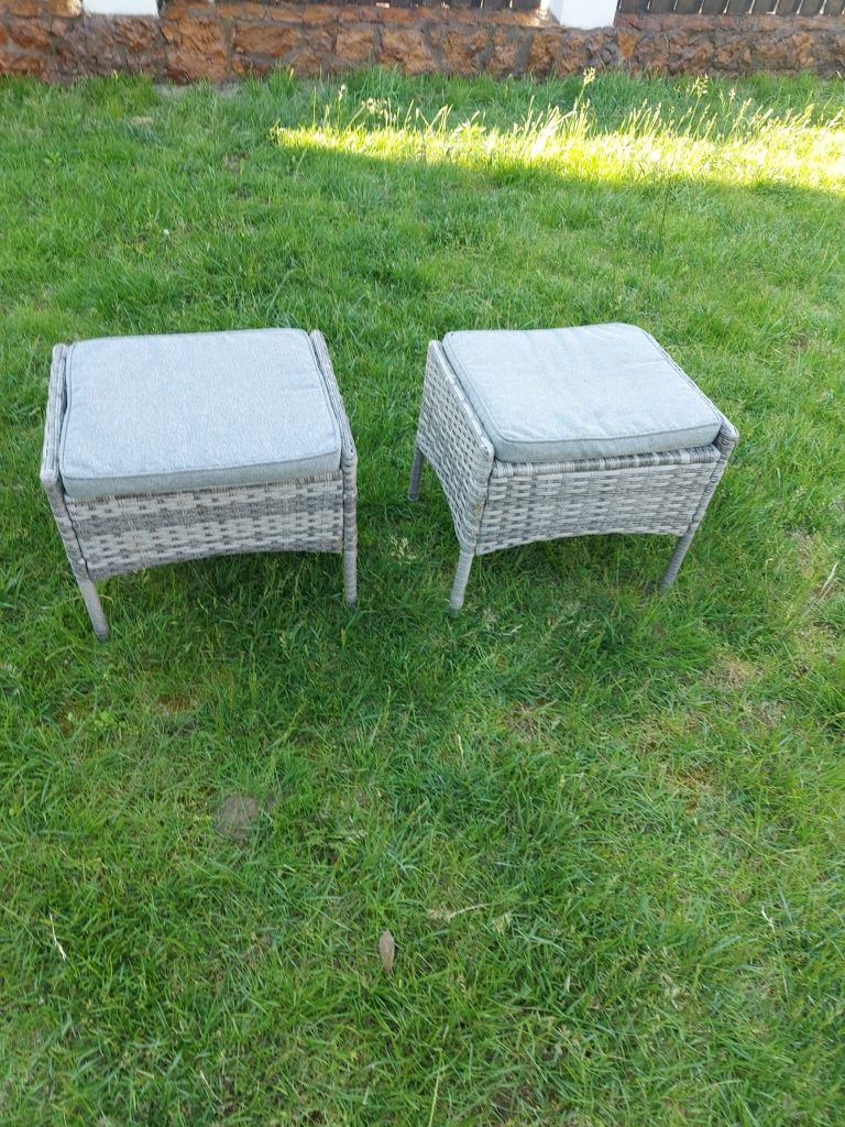 Set 2 tabureti ratan gri