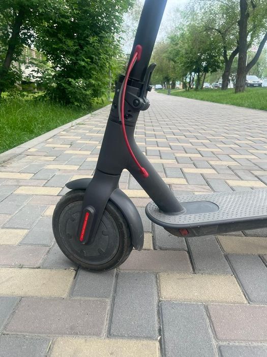 Самокат электрический Xiaomi
Xiaomi