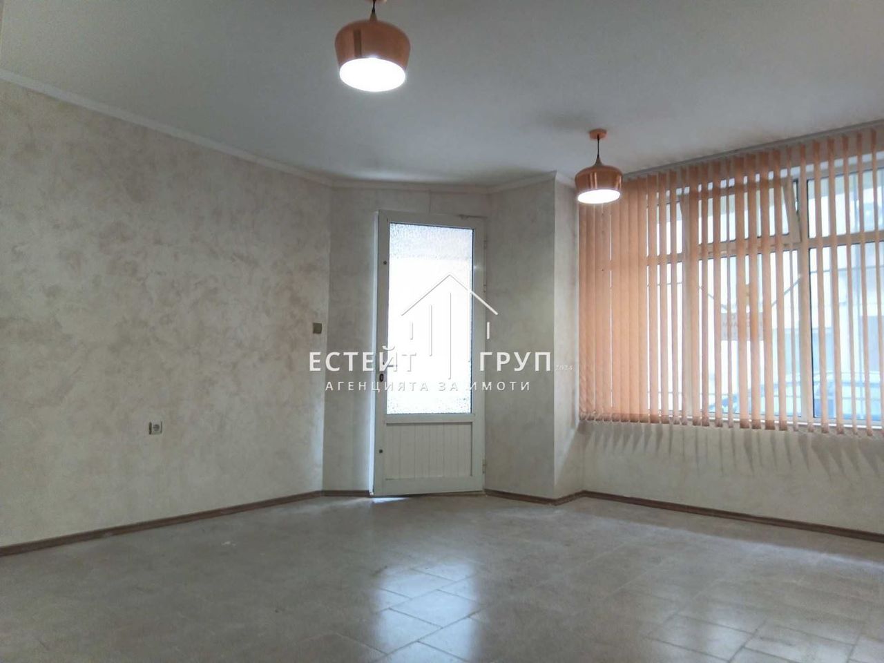 Дава се под наем Офис в Варна, Автогара - 32 кв.м за 255 € - Снимка #3