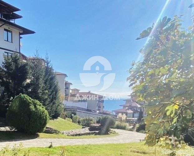 Двустаен апартамент с ЧАСТИЧНА ГЛЕДКА МОРЕ в к-с „Етъра 2“, Свети Влас