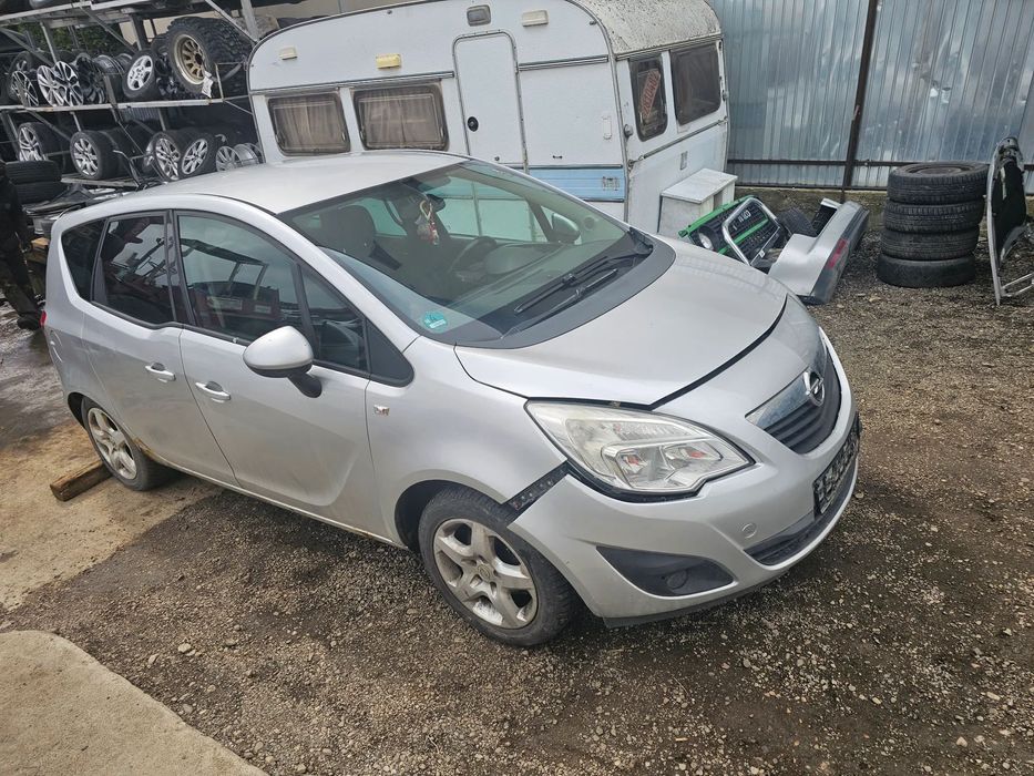 Dezmembrez Opel Meriva B 1.4 turbo an 2012 volan stanga