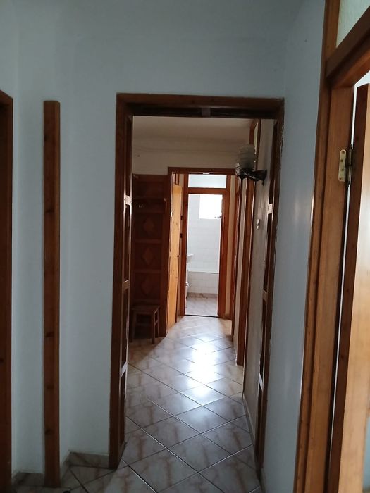 Inchiriez apartament 3 camere