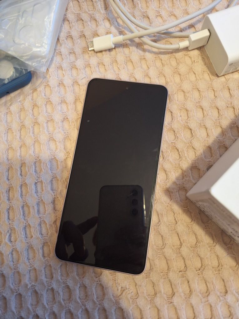 Xiaomi 12 lite розов като нов