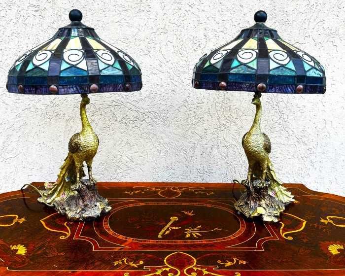 Spectaculoase lampi de masa-pauni pictati manual-abajur Tiffany-Italia