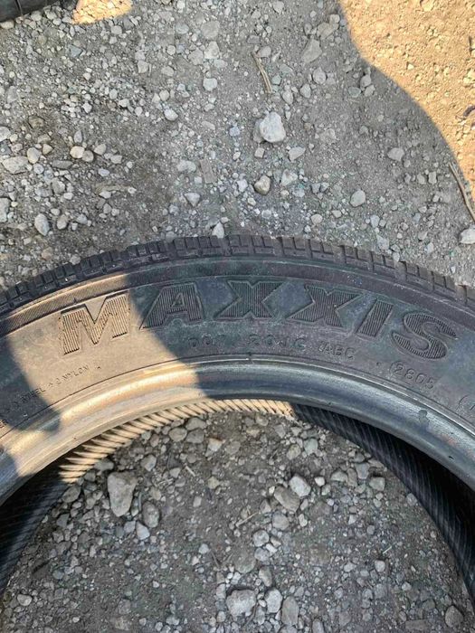 2 бр Зимни Гуми Maxis 195/60 R16 DOT 2805 грайфер 5мм ном 19