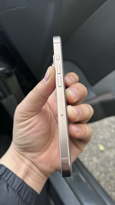 Iphone 16 pro 100% 81 sikl