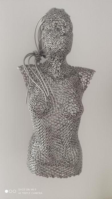 Metal art -bust de femeie din piulite inox
