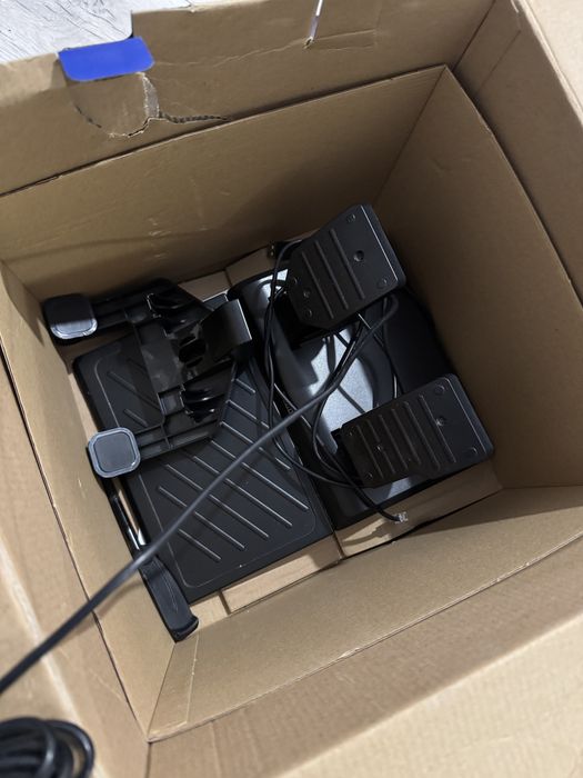 Volan cu Pedale pentru PC / PS4 / PS5 cu 270° Grade de Rotire