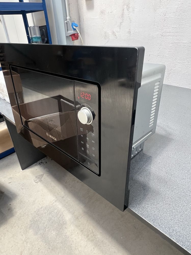 Микровълнова фурна за вграждане Bosch Series 2 20L (BEL623MB3) 800W