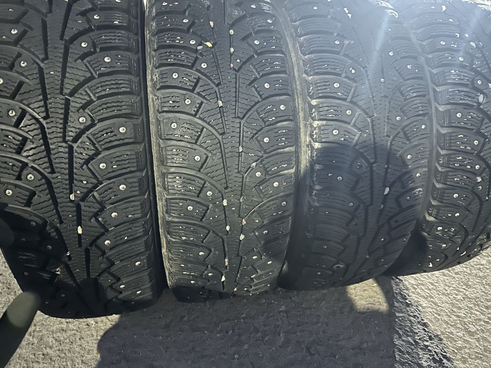 Продам зимние шины 185/60/15 нокиан