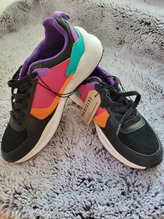 Adidasi noi Medicine nr 38