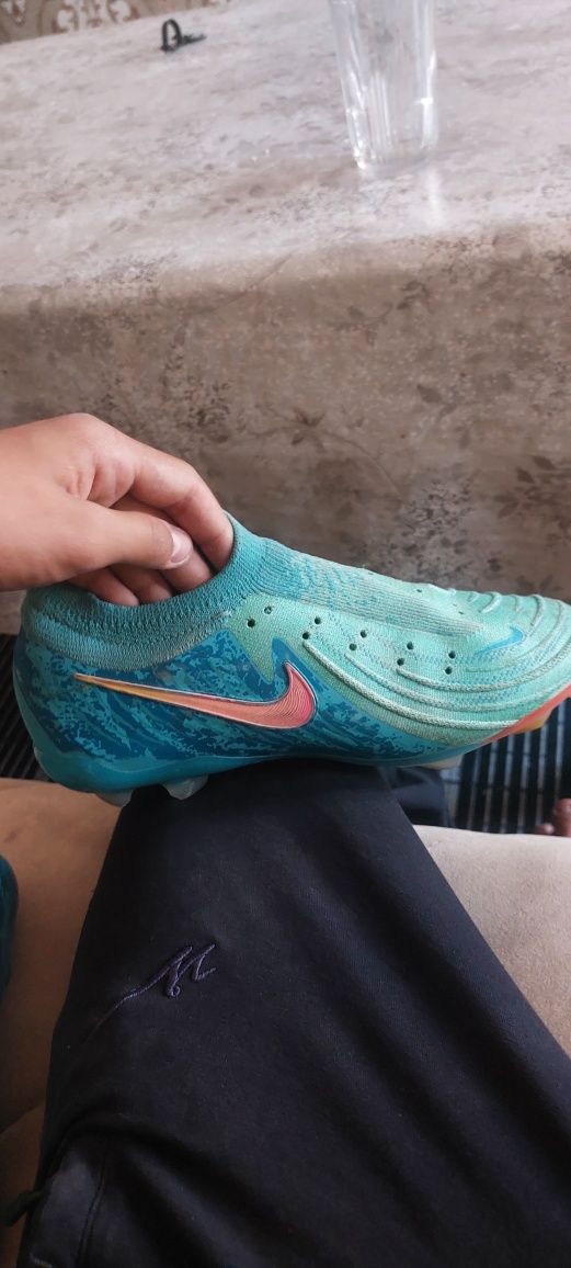 Бутсы nike phantom 2 siries (EURO 40 размер)