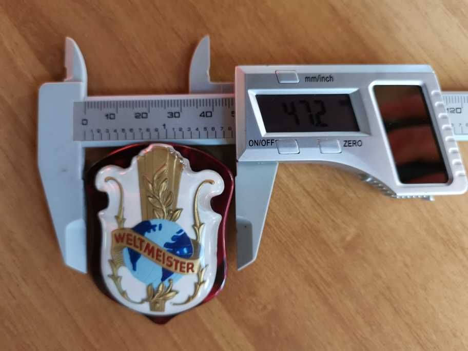 Embleme cu Postament Acordeon Weltmeister Supita Seriile 5000