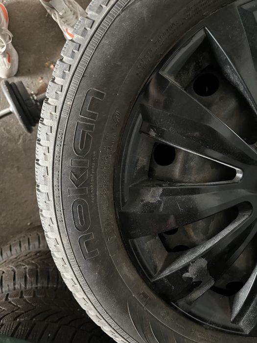Vand jante de tabla pe 16 inch cu cauciucuri nokian dot 2018