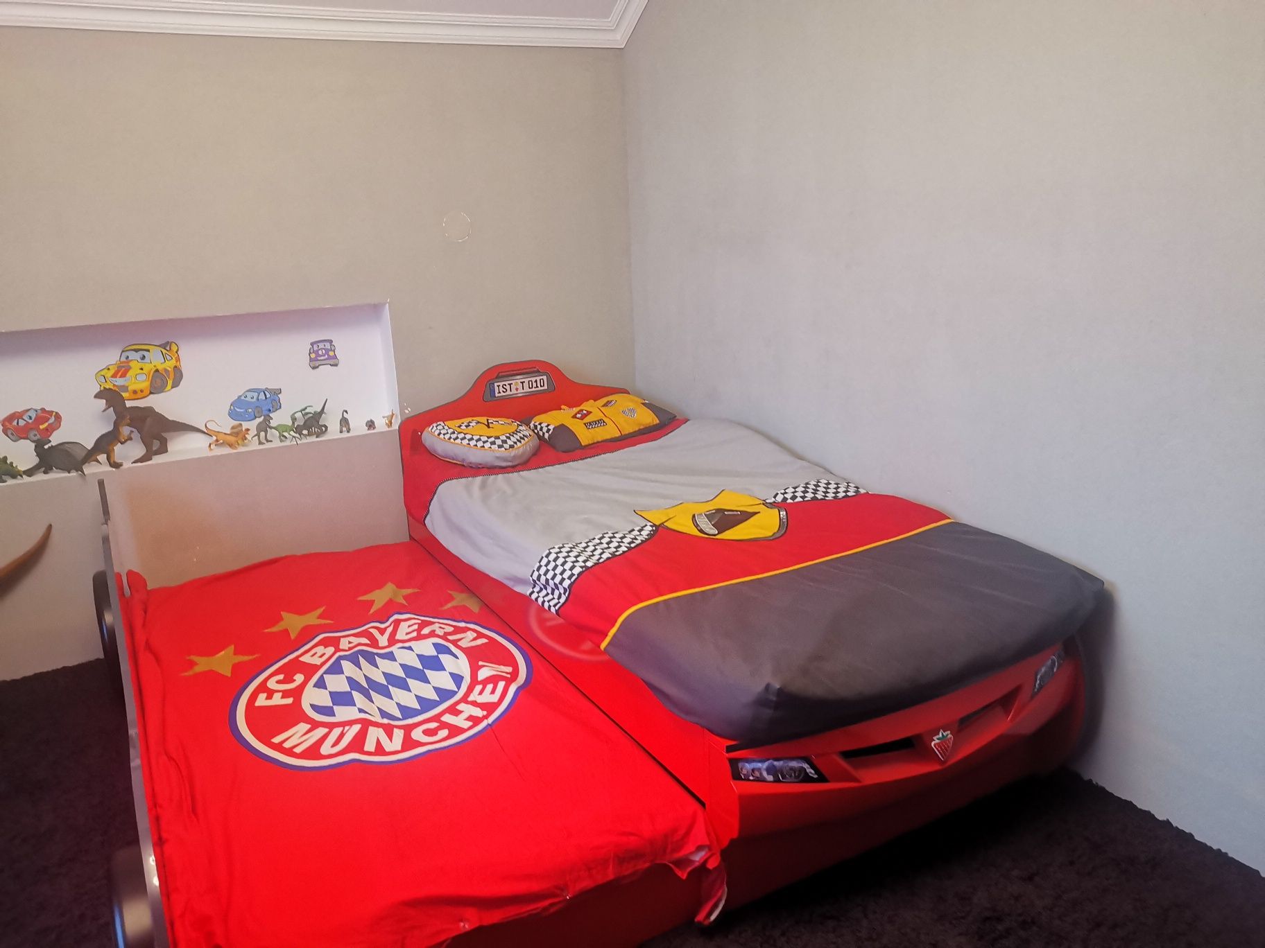 Vând pat și mobilier pentru copii
