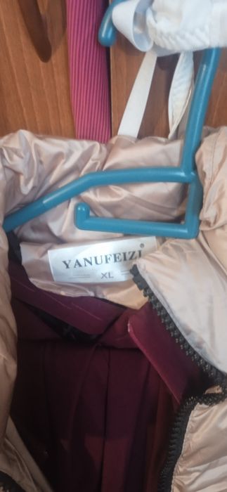 Продаем куртку зимнюю женскую