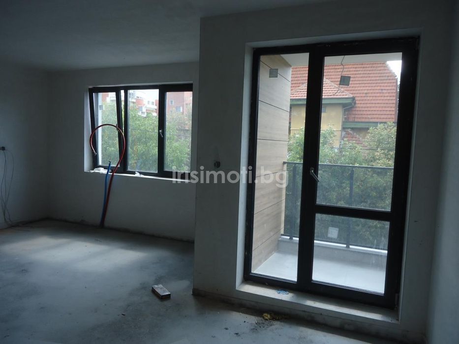 Продава се Тристаен апартамент в София, Бъкстон - 104 кв.м за 2452 €/кв.м - Снимка #1