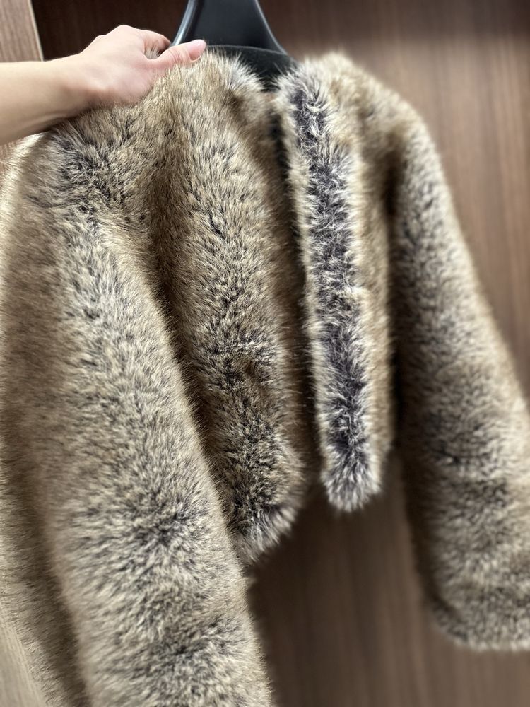 НОВО яке Манго космест ефект Fur effect jacket