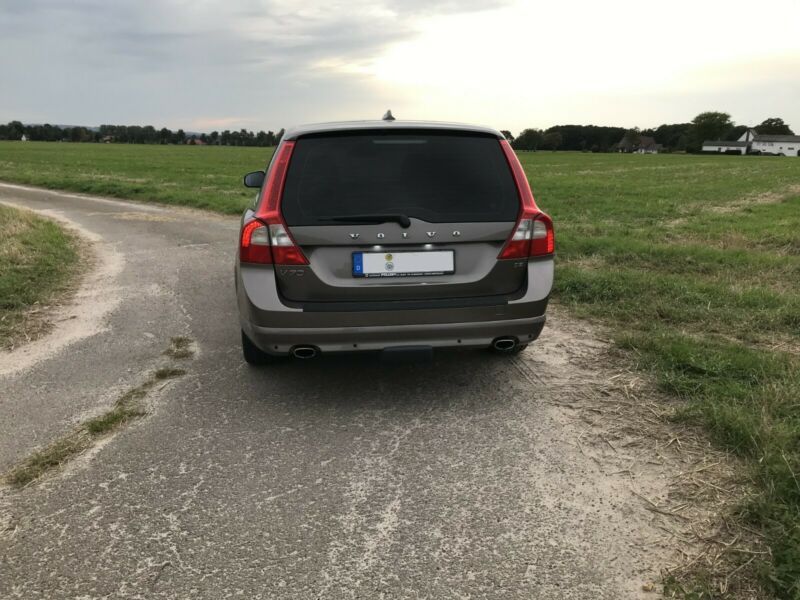 НА ЧАСТИ! Volvo V70 D5 2.4 D 184 кс. комби климатик лети джанти