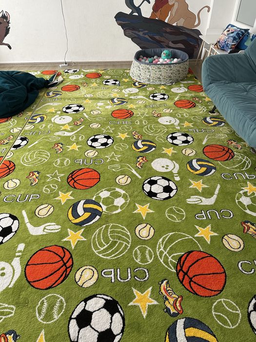 Продам ковер размер 3на 4,5м