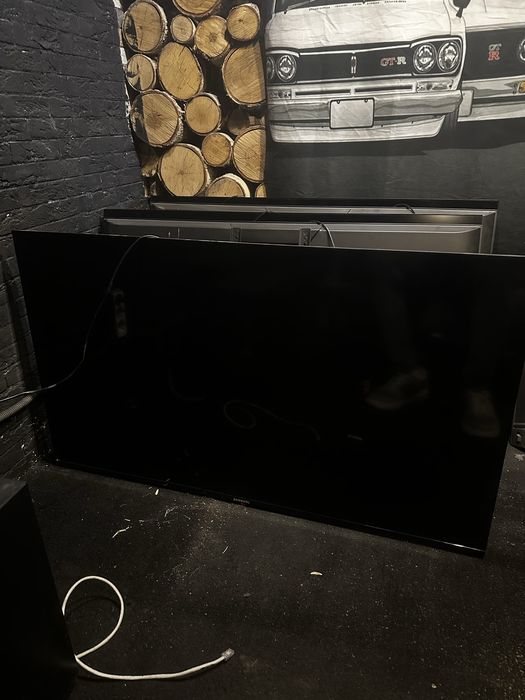 Продам samsung smart tv