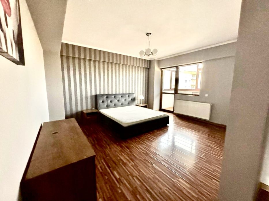 Apartament 3 camere, premium, 123 mp, zona 9 Mai, cu loc de parcare