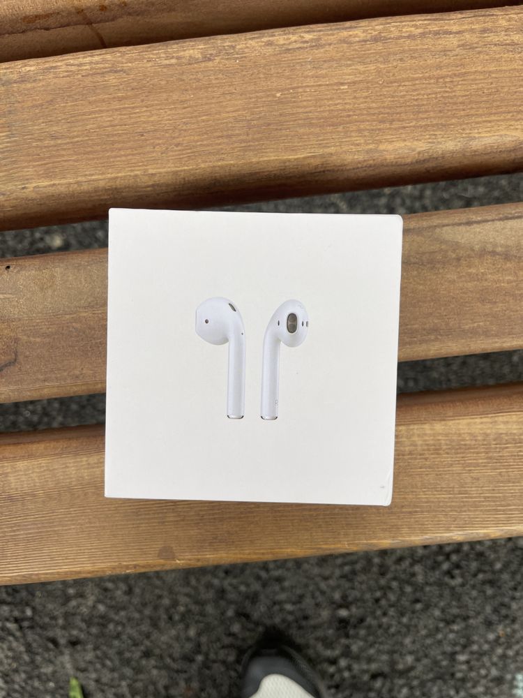 Air Pods 2 абсолютно новые + чехол в подарок