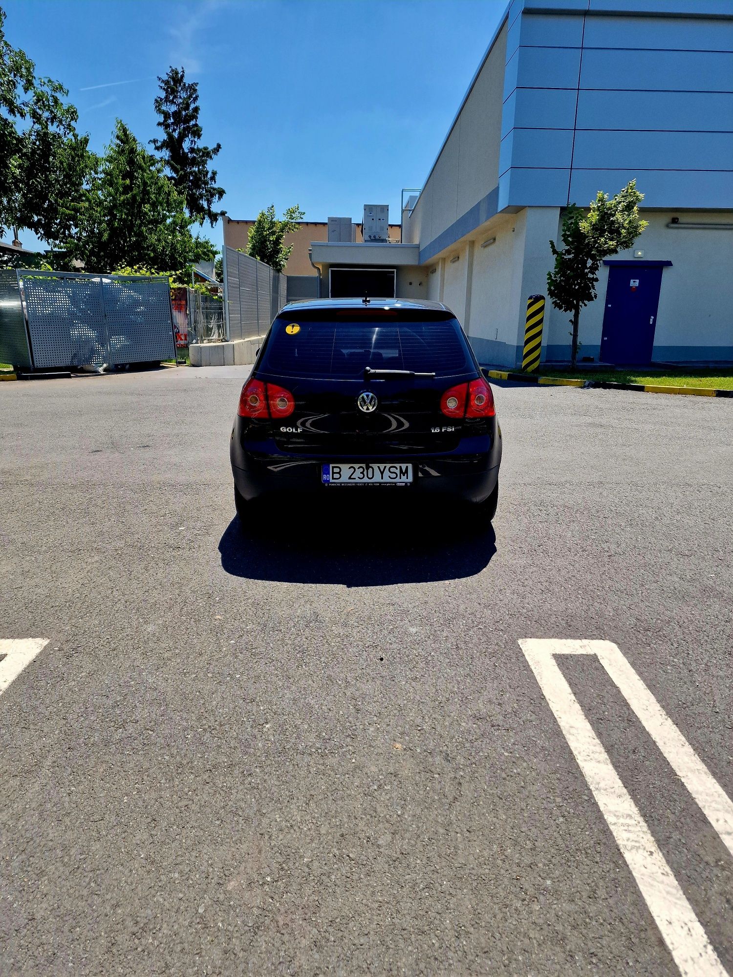Vând vw golf 5 1.6 fsi model goal