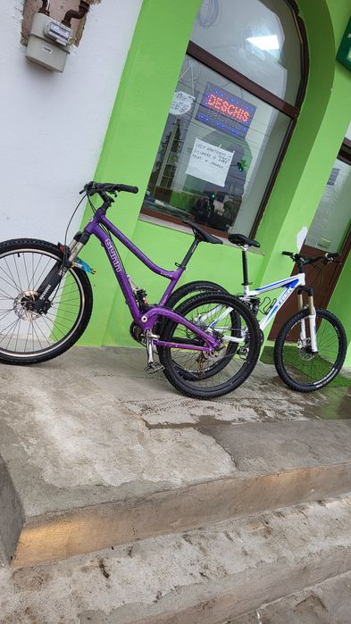 Bicicleta full suspension trek