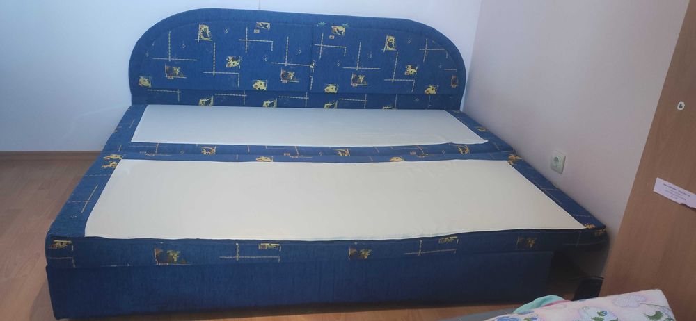 Разтегателен диван с място за съхранение