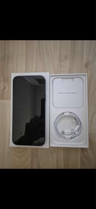 Продавам чисто нов iphone 15 plus 128gb