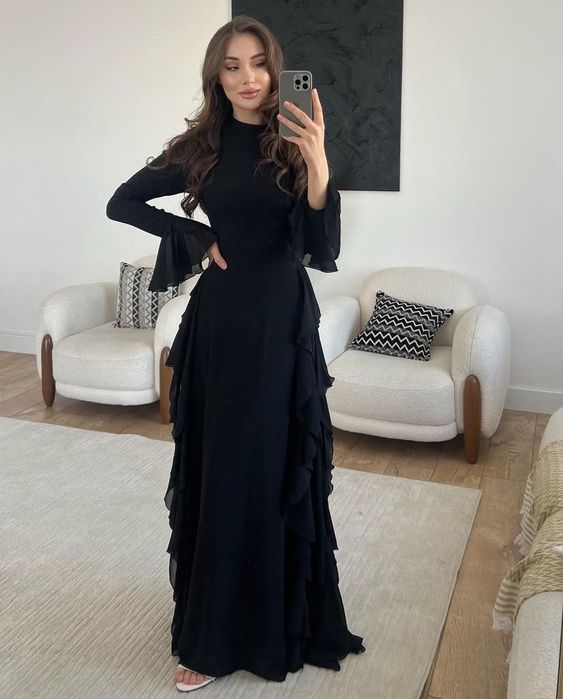 Черное вечернее платье